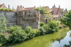  a semicircular reinforcement tower, which is clearly visible from the Pottenmakersstraat